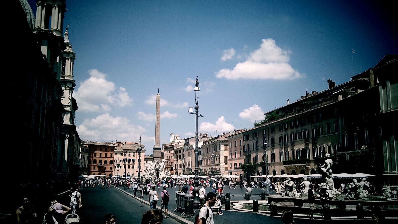 Piazza Navona i Rom med obelisken og pladsens facader