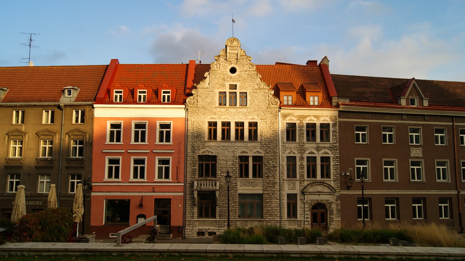 Farvede gavlhuse i Tallinns gamle bydel